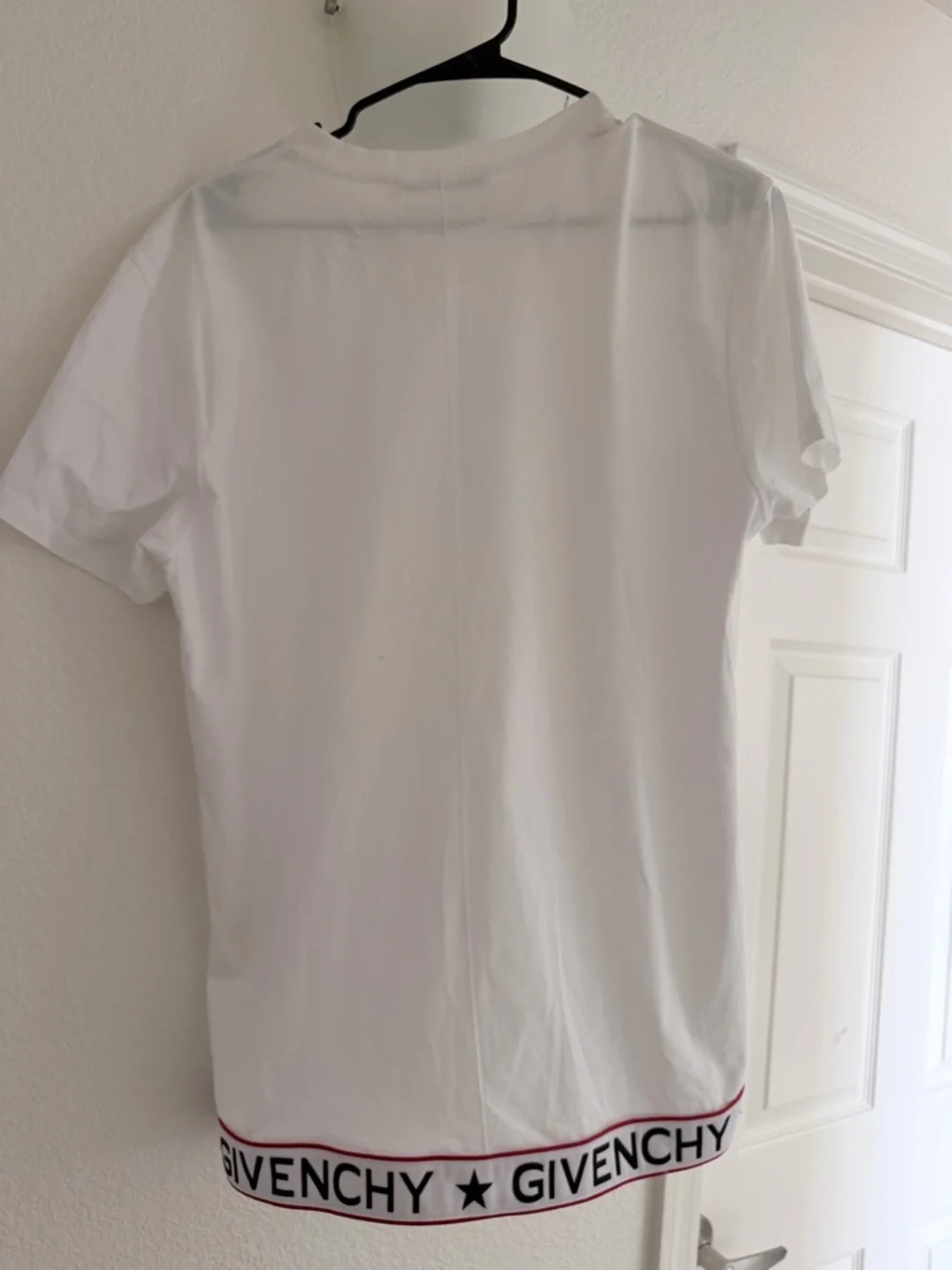 Givenchy White Short Sleeve Crew T-Shirt with Subtle Hem Detail - Picture 3 of 5